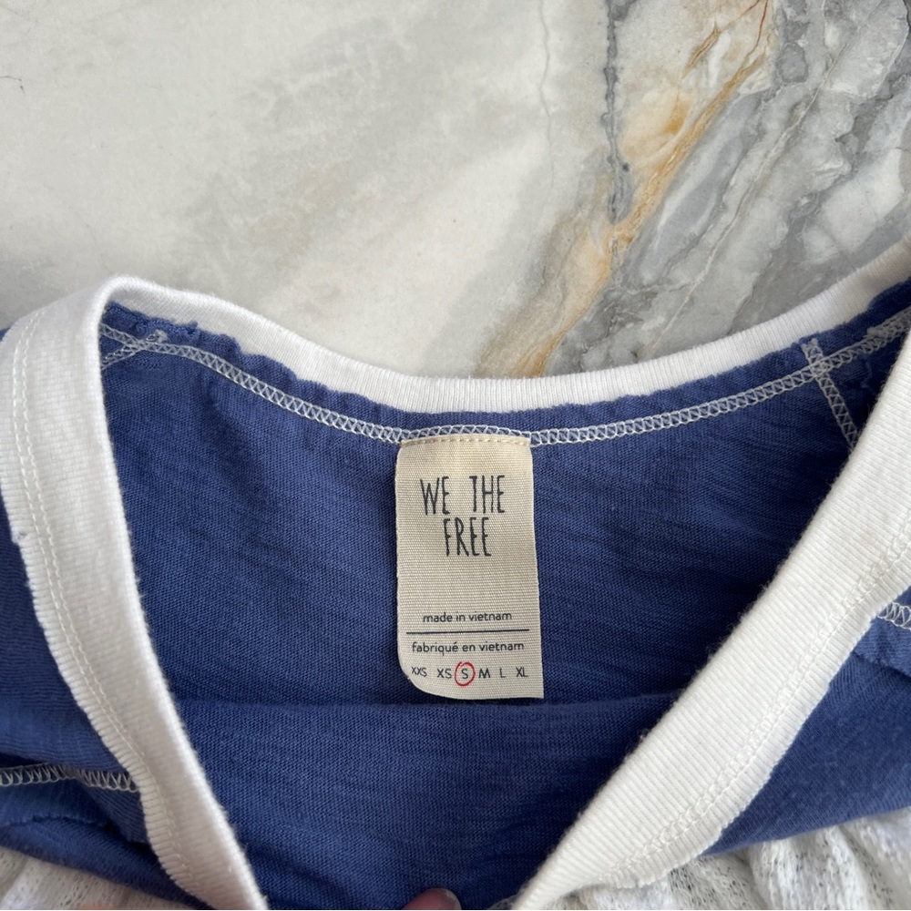 *flawed read description FREE PEOPLE Friday Fever Thermal Top Blue - Picture 4 of 8